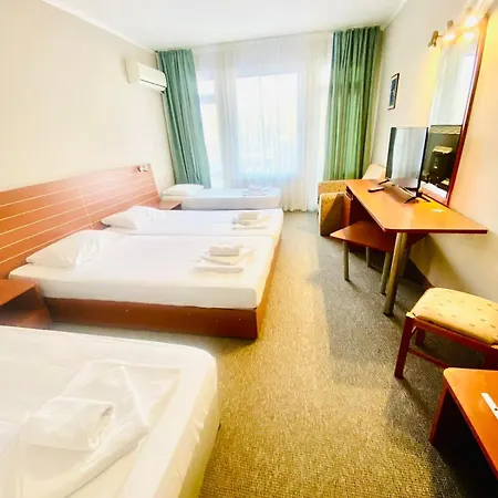 Хотел грийн парк