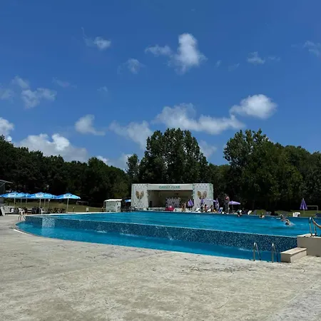 Хотел грийн парк